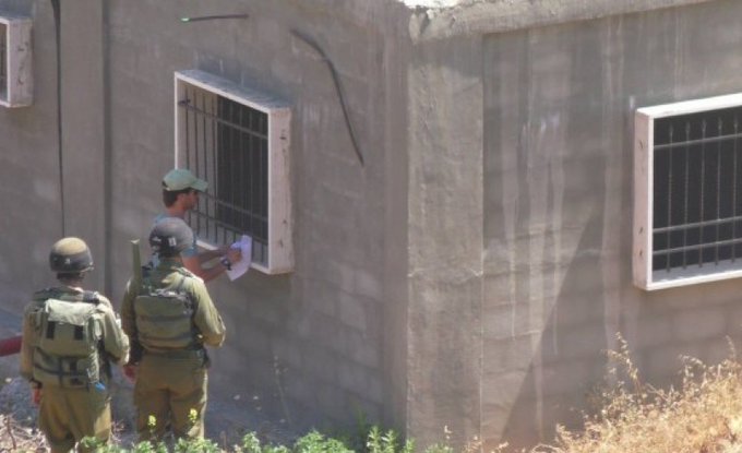 Israël ordonne l'arrêt des travaux de construction dans des structures à Hébron
