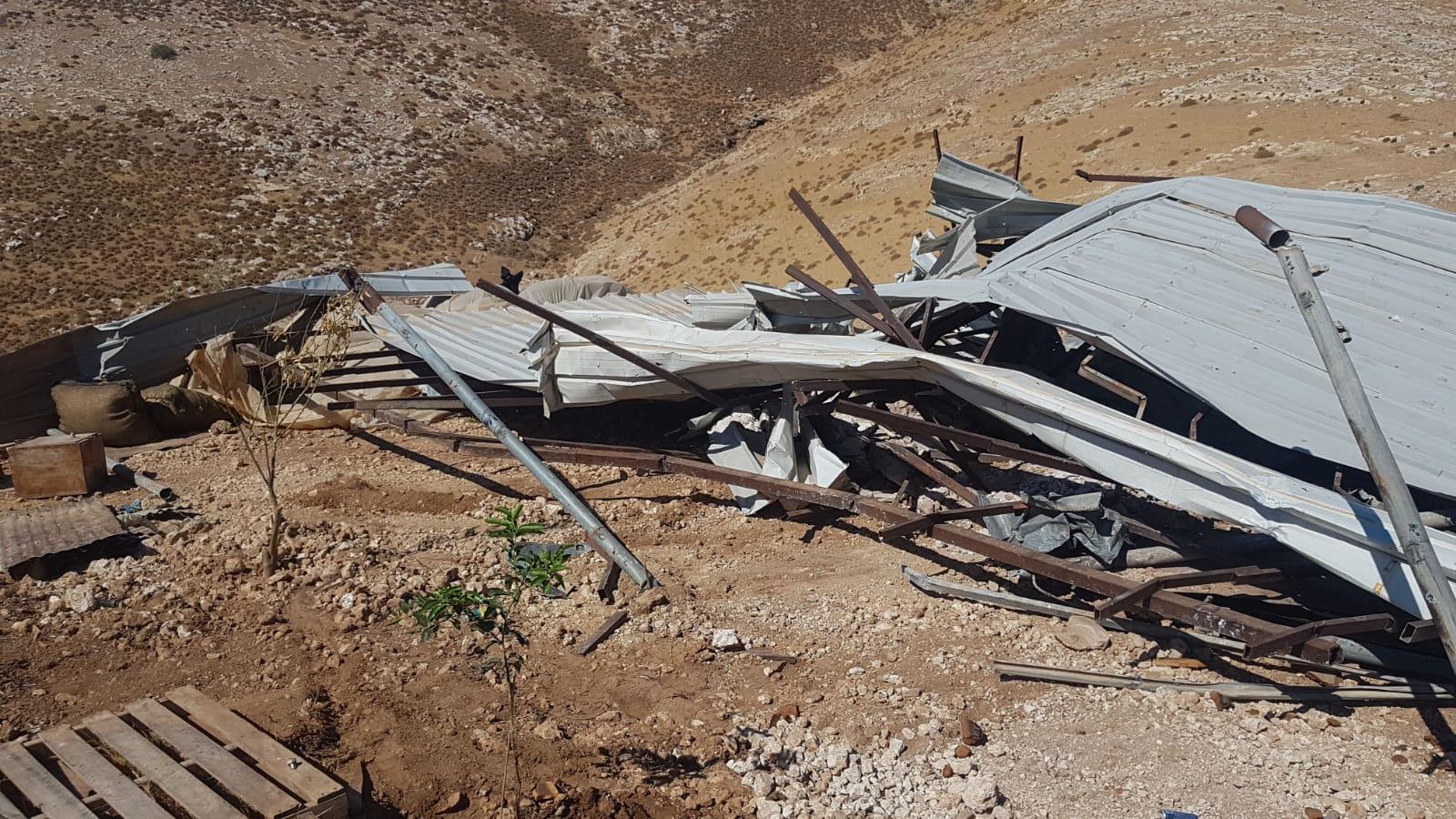 Les bulldozers d’occupation démantèlent une baraque à Tubas