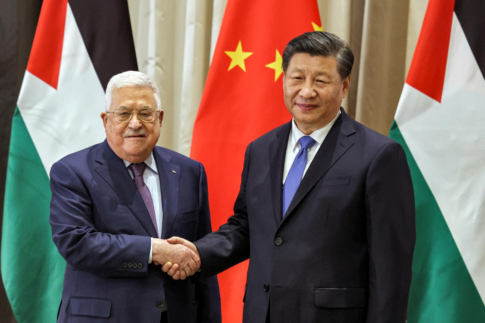 Le président Abbas félicite le président chinois Xi pour son troisième mandat 