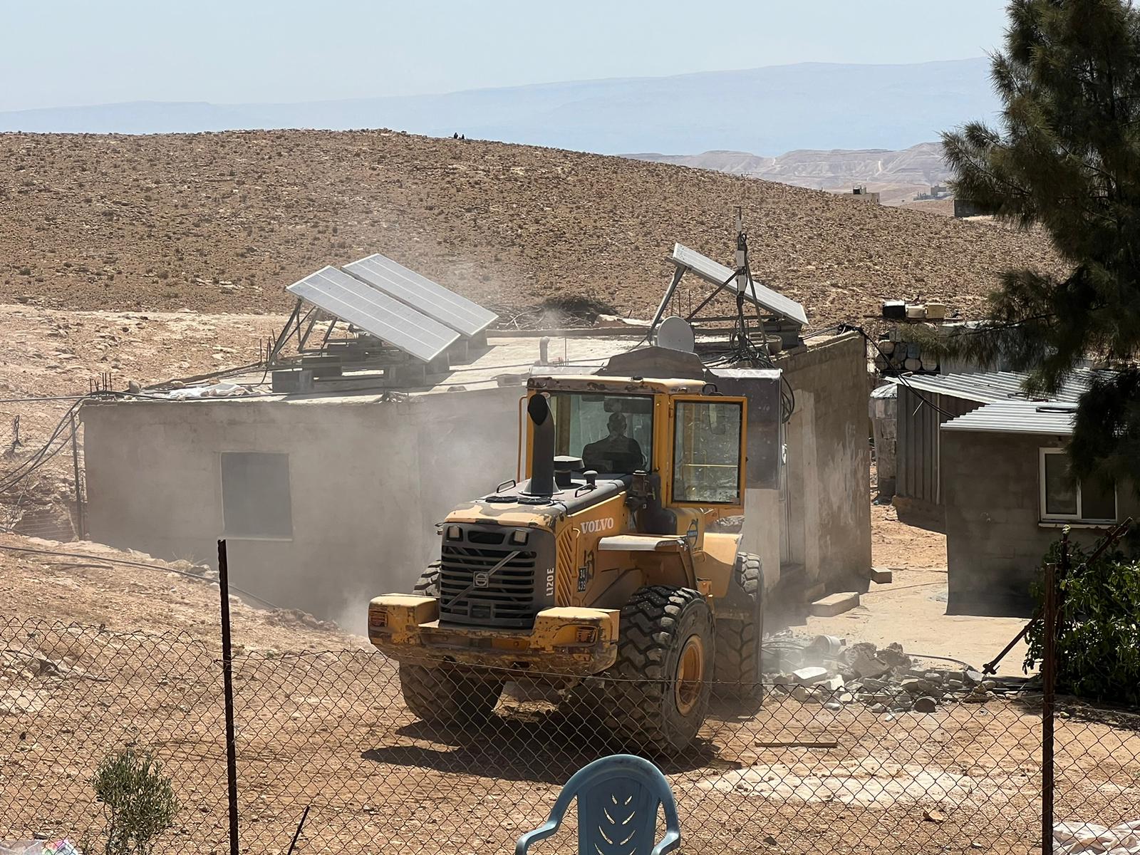 L'armée israélienne démolit 11 maisons et des installations près d'Hébron