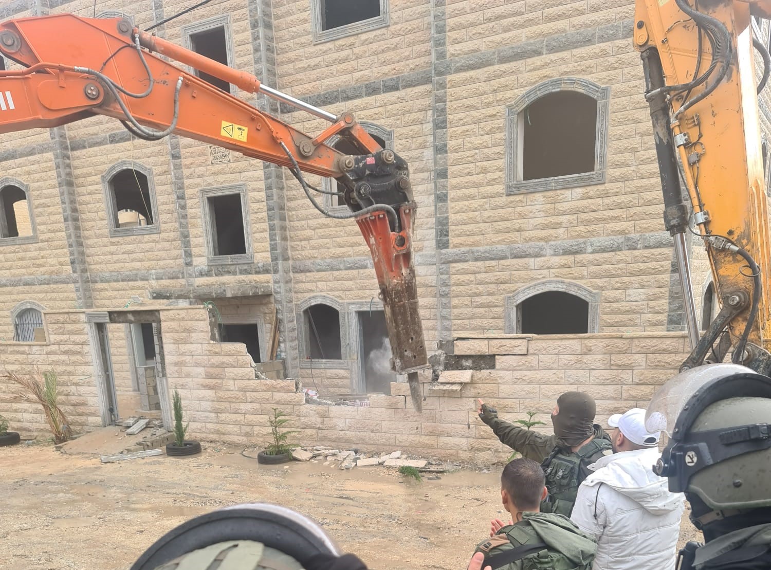 Malgré le temps hivernal, Israel continue les démolitions des maisons palestiniennes en territoire occupé 