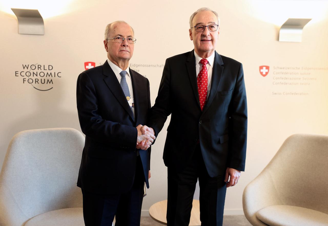 Mustafa discute avec le président et le ministre suisse des affaires étrangères les moyens de soutenir la Palestine