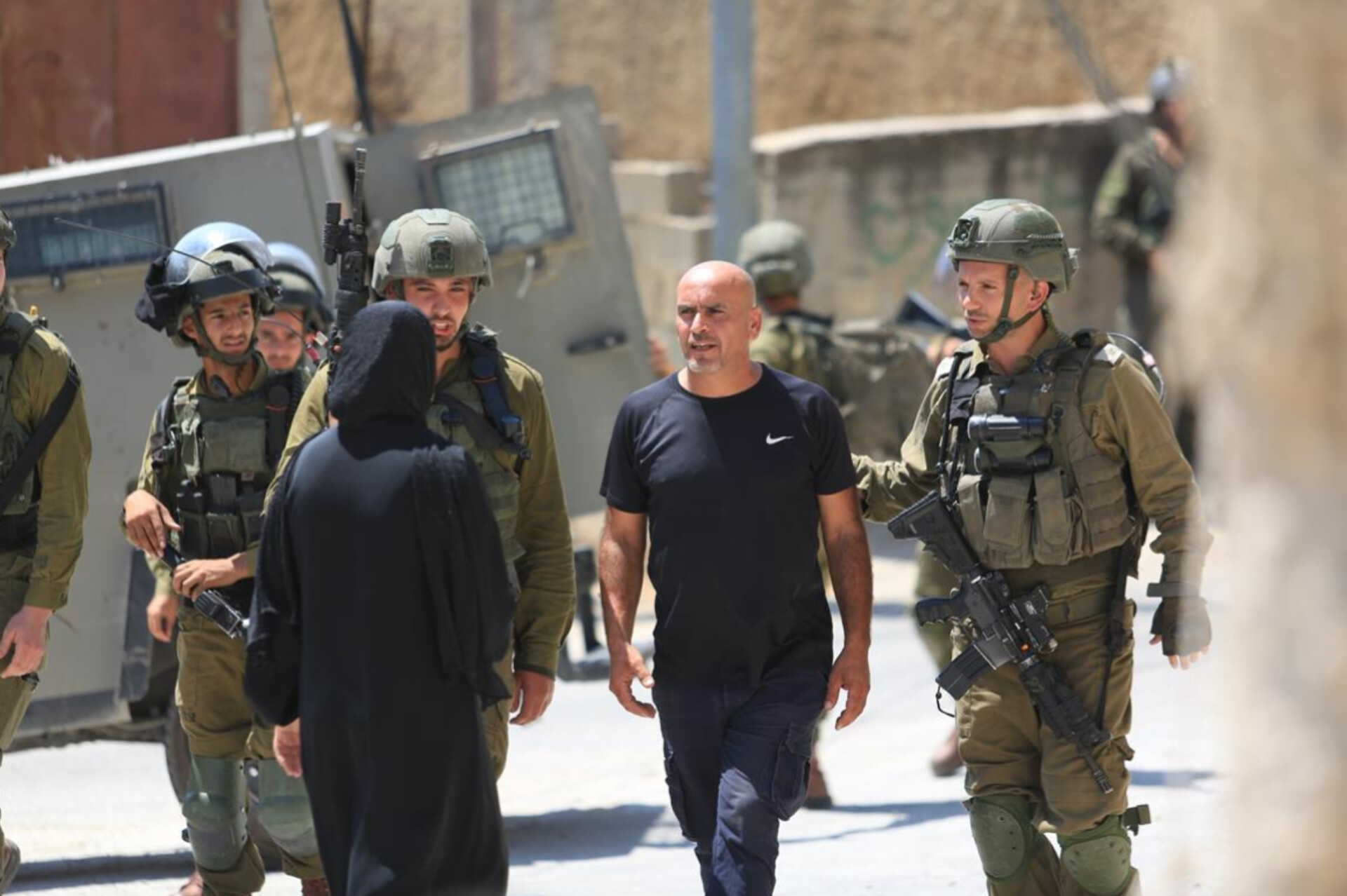 L'armée israélienne rafle huit Palestiniens en Cisjordanie
