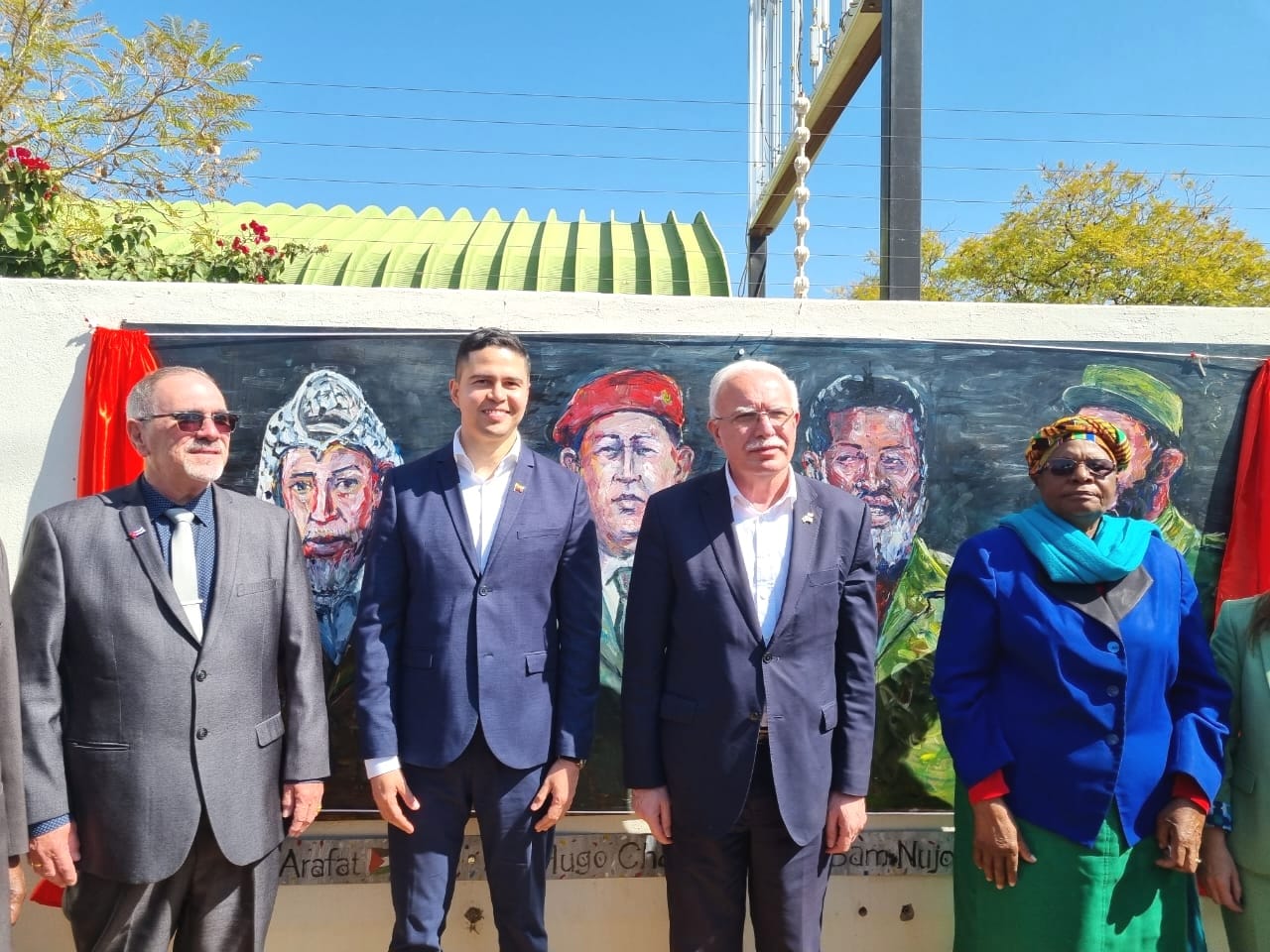 Al-Maliki participe à l'inauguration de la fresque "Une seule révolution…. quatre dirigeants" en Namibie