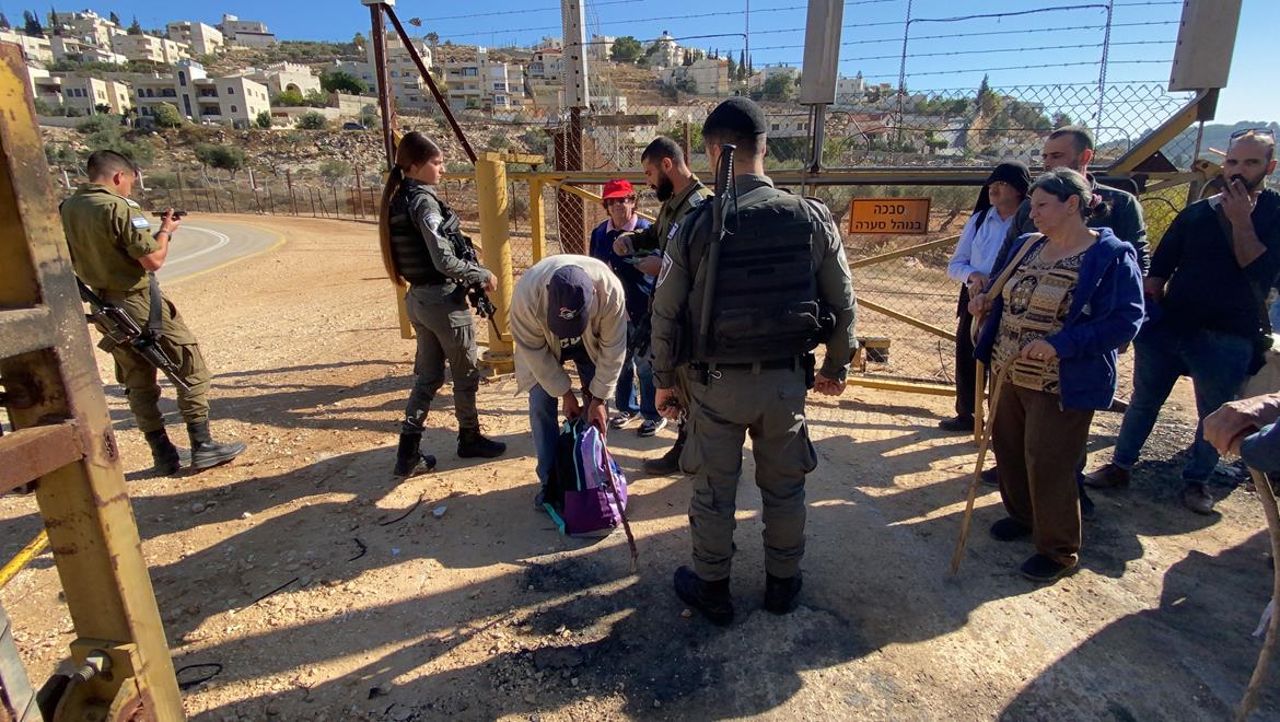 La Haute Cour de justice d'Israël annule l'interdiction d'accès des agriculteurs palestiniens à leurs terres au-delà de la barrière de séparation