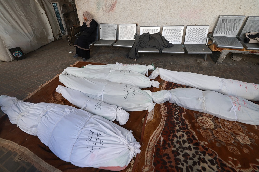 11 martyrs, des dizaines de blessés et des personnes disparues dans un bombardement d’une maison à Rafah