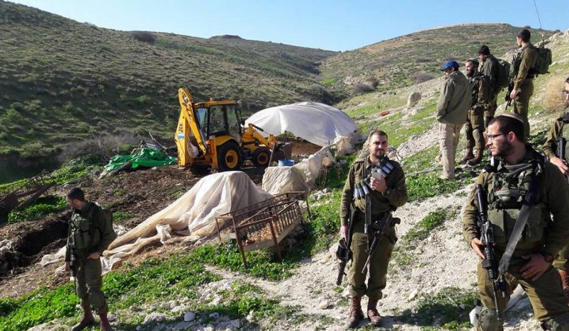 La Vallée du Jourdain : l’occupation notifie d’expulser des familles palestiniennes 