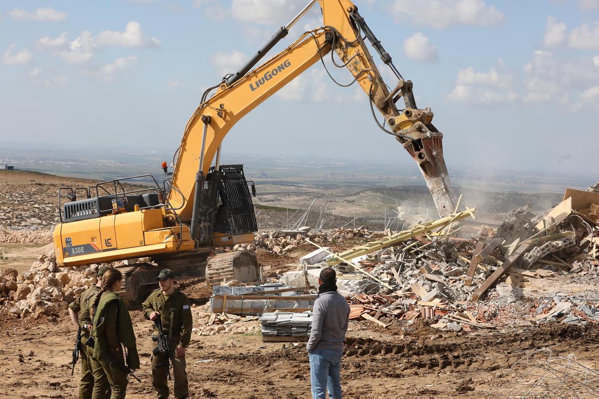 Les bulldozers israéliens détruisent  une maison en construction à Umm al-Fahm