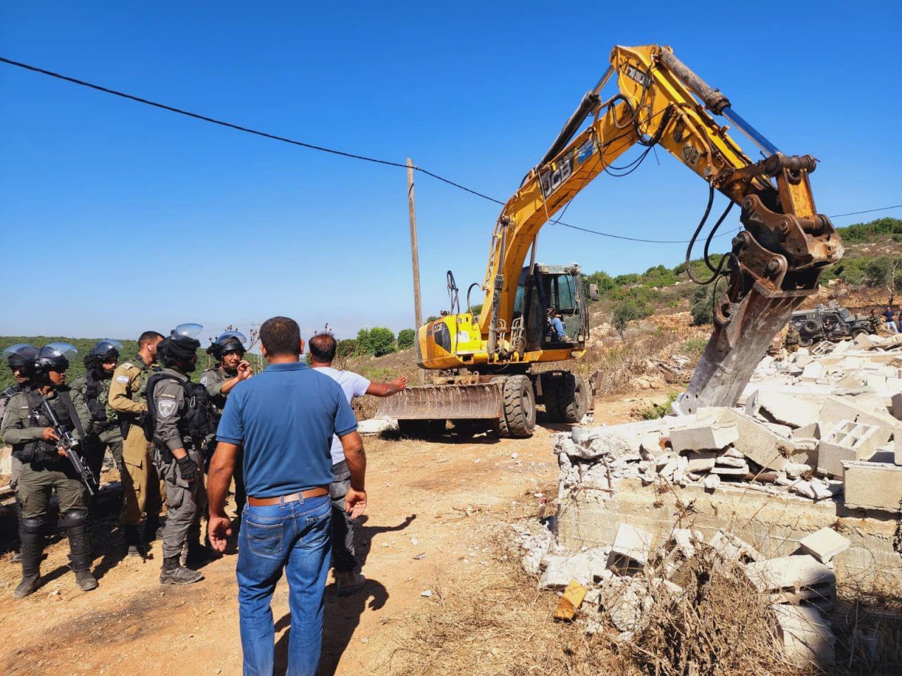 Les autorités de l’occupation démolissent deux maisons palestiniennes  