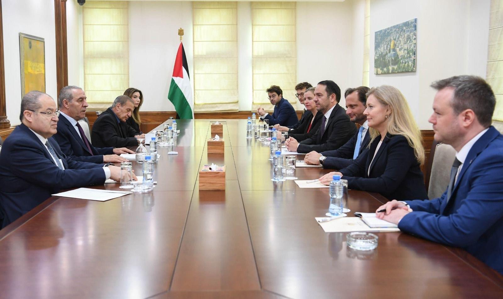 Al-Sheikh évoque avec les représentants européens du groupe E4 les derniers développements politiques et internationaux