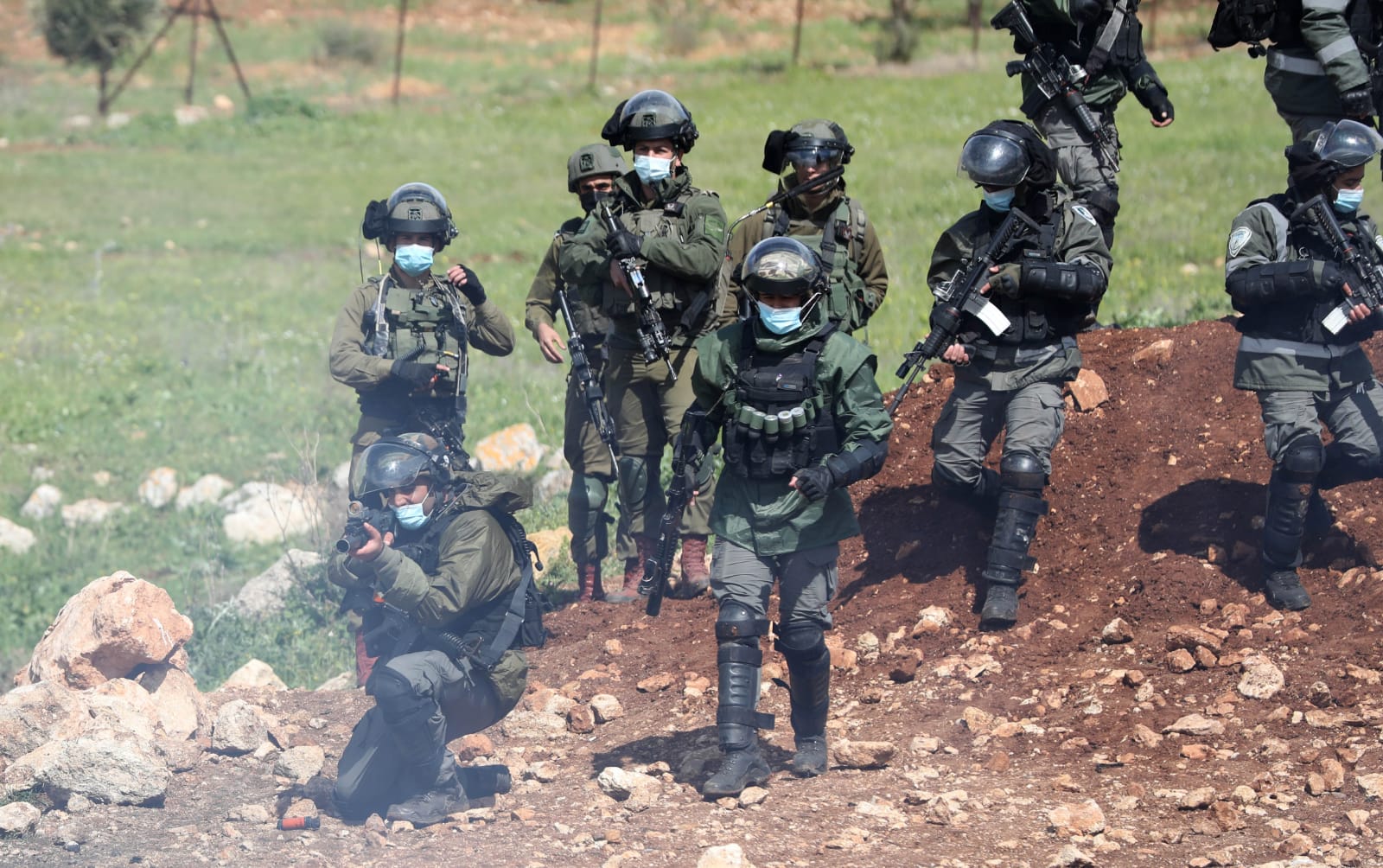 Des Palestiniens blessés par des tirs de l'armée israélienne en Cisjordanie