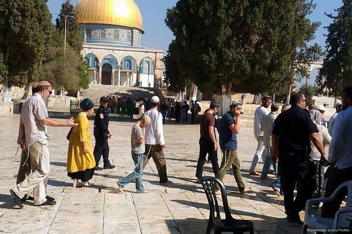 Des dizaines de colons prennent d’assaut la mosquée d’Al-Aqsa