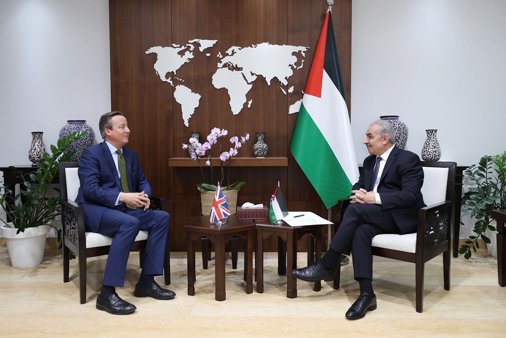 Shtayyeh appelle un ministre britannique à faire pression sur Israël pour arrêter sa guerre contre le peuple palestinien
