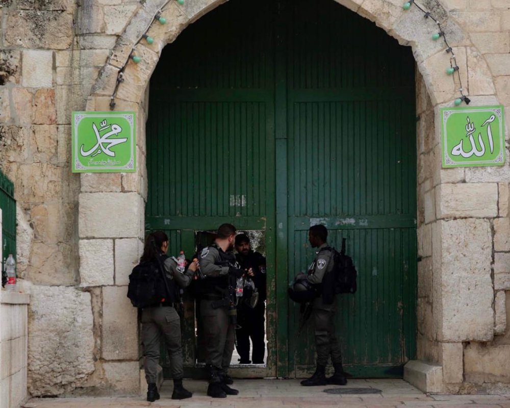 L’armée de l’occupation entrave l’entrée des fidèles à la Mosquée Al-Aqsa