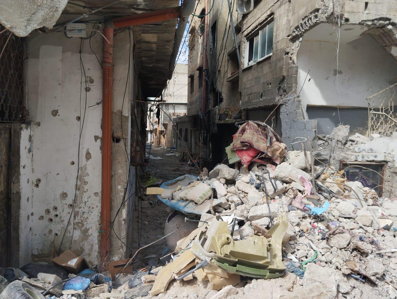 L'armée israélienne intensifie son agression contre le camp de Tulkarem : déplacement forcé, destruction de maisons, vol de leur contenu et transformation en caserne militaire.