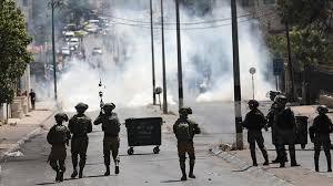 Les forces isreliennes  répriment la marche anti-colonisation de Kafr Qaddum, à l'est de Qalqilya