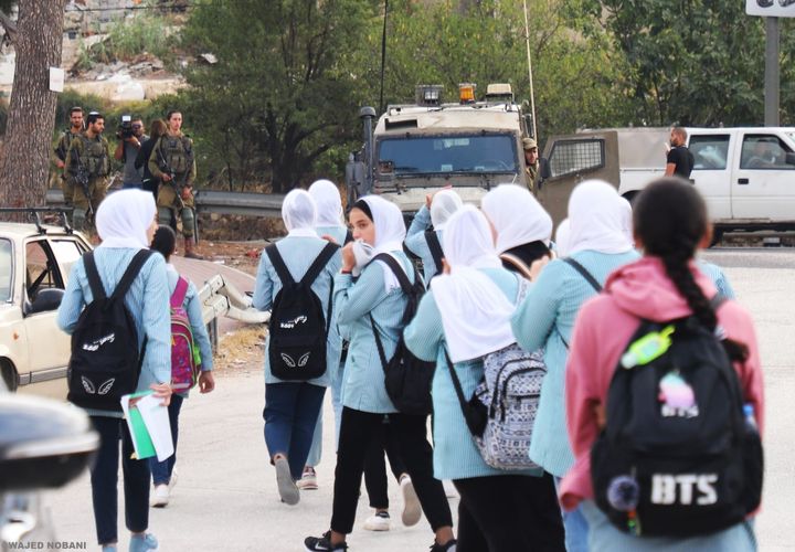 Au premier jour de l'année scolaire : l'occupation retient un certain nombre d'enseignants et de journalistes à Masafer Yatta