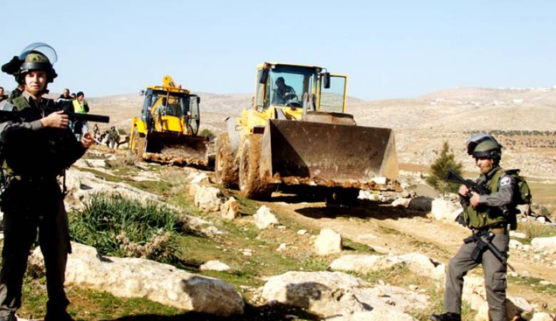 Dans un but colonial, des colons israéliens détruisent des terres palestiniennes à Naplouse 