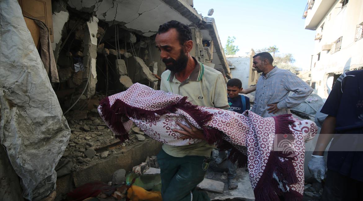 Frappes israéliennes à l’aube sur le centre de Gaza : au moins 13 morts, dont des enfants