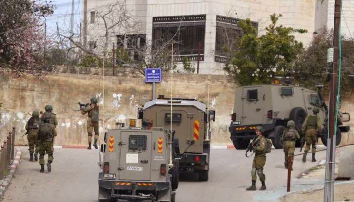 La police israélienne interdit l'accès des Palestiniens à une mosquée de Qalqilya 