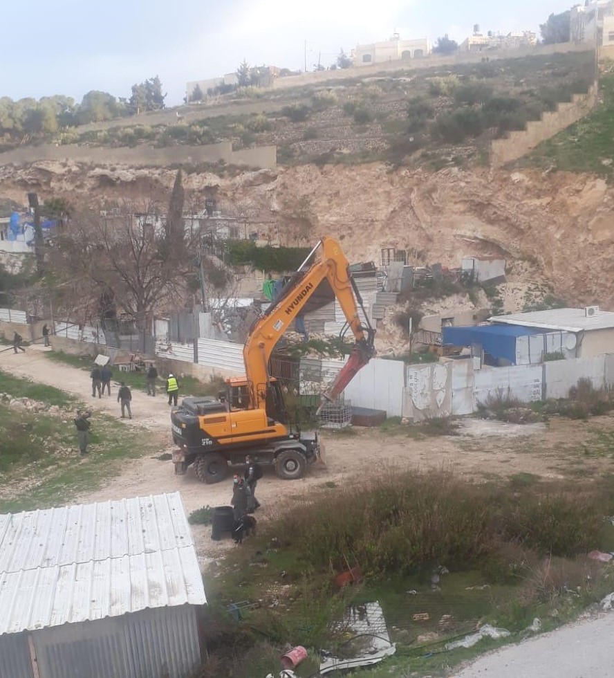 Les forces d'occupation israéliennes démolissent plusieurs logements à Jérusalem occupée