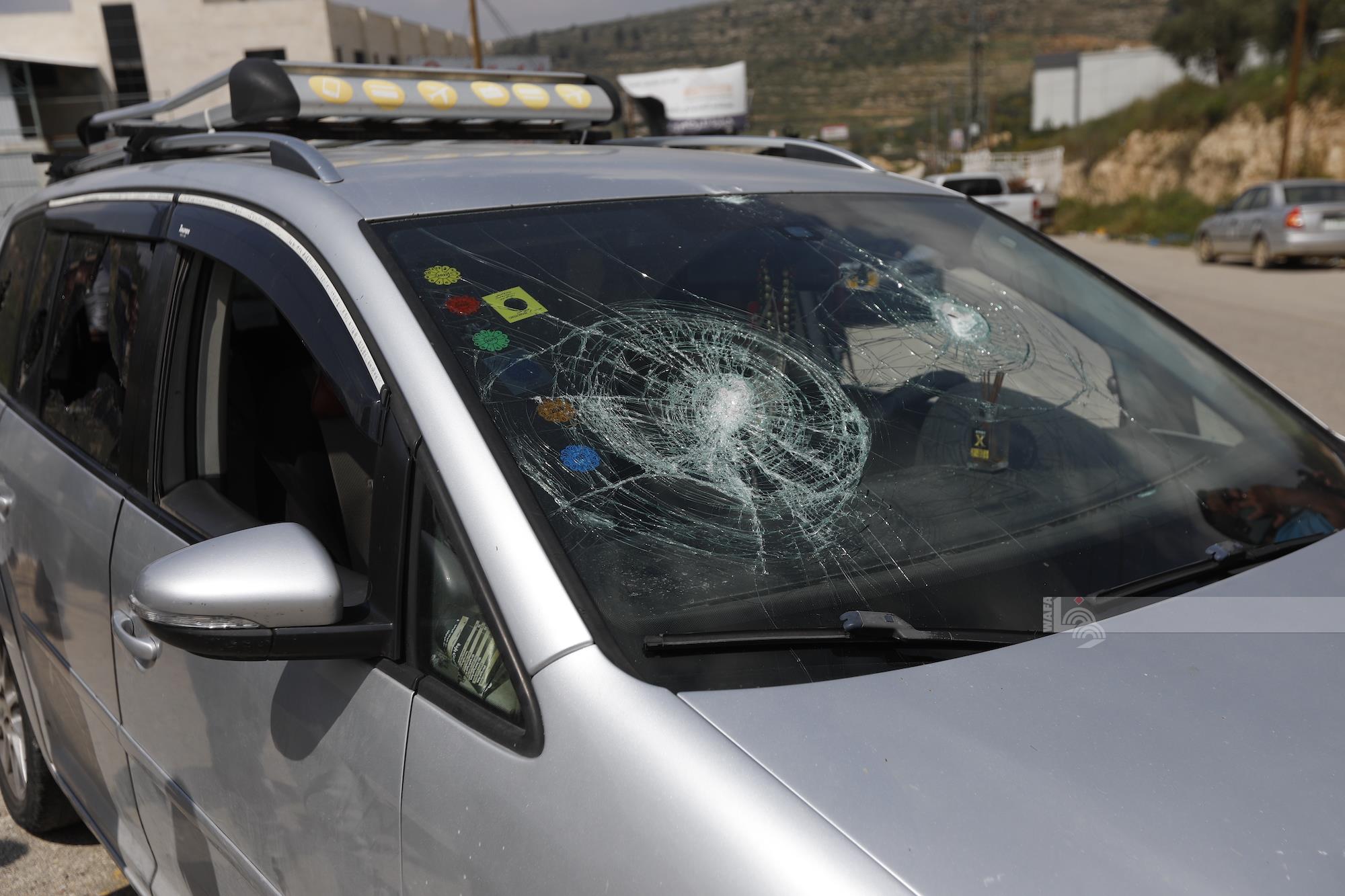 Des colons attaquent et endommagent des véhicules palestiniens près de Bethléem