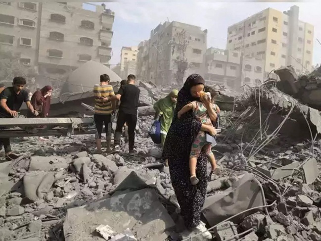 Les forces israéliennes continuent de commettre des massacres...53 martyrs en 24 heures
