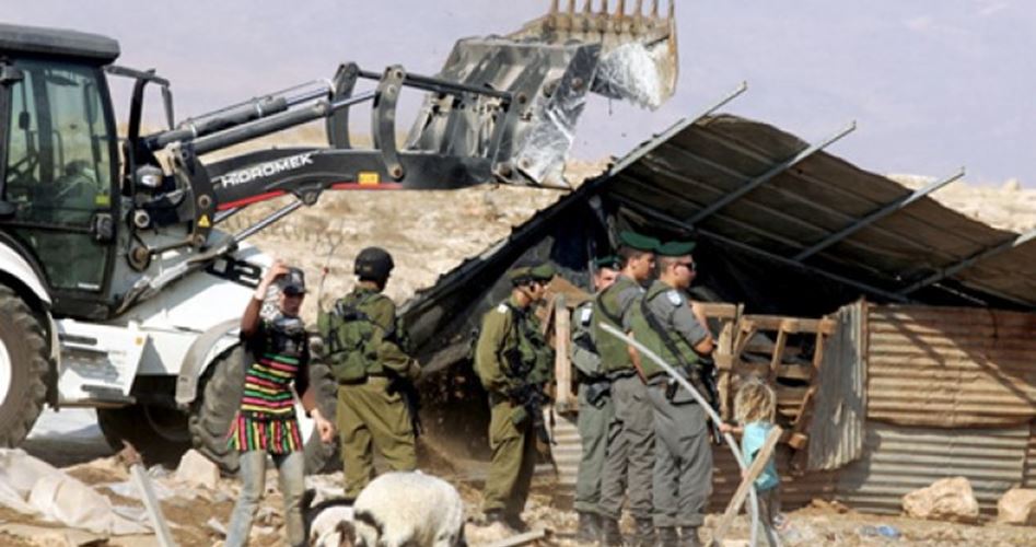 (Mise à jour): Les forces d’occupation détruisent des structures en Cisjordanie