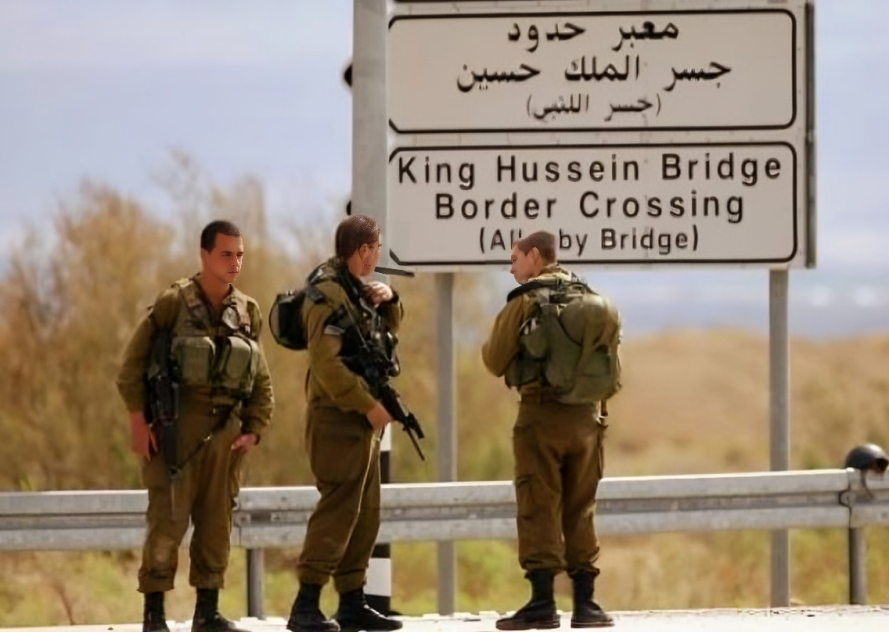 Les autorités israéliennes interdisent l'entrée de plus de 100 matières premières sur le marché palestinien
