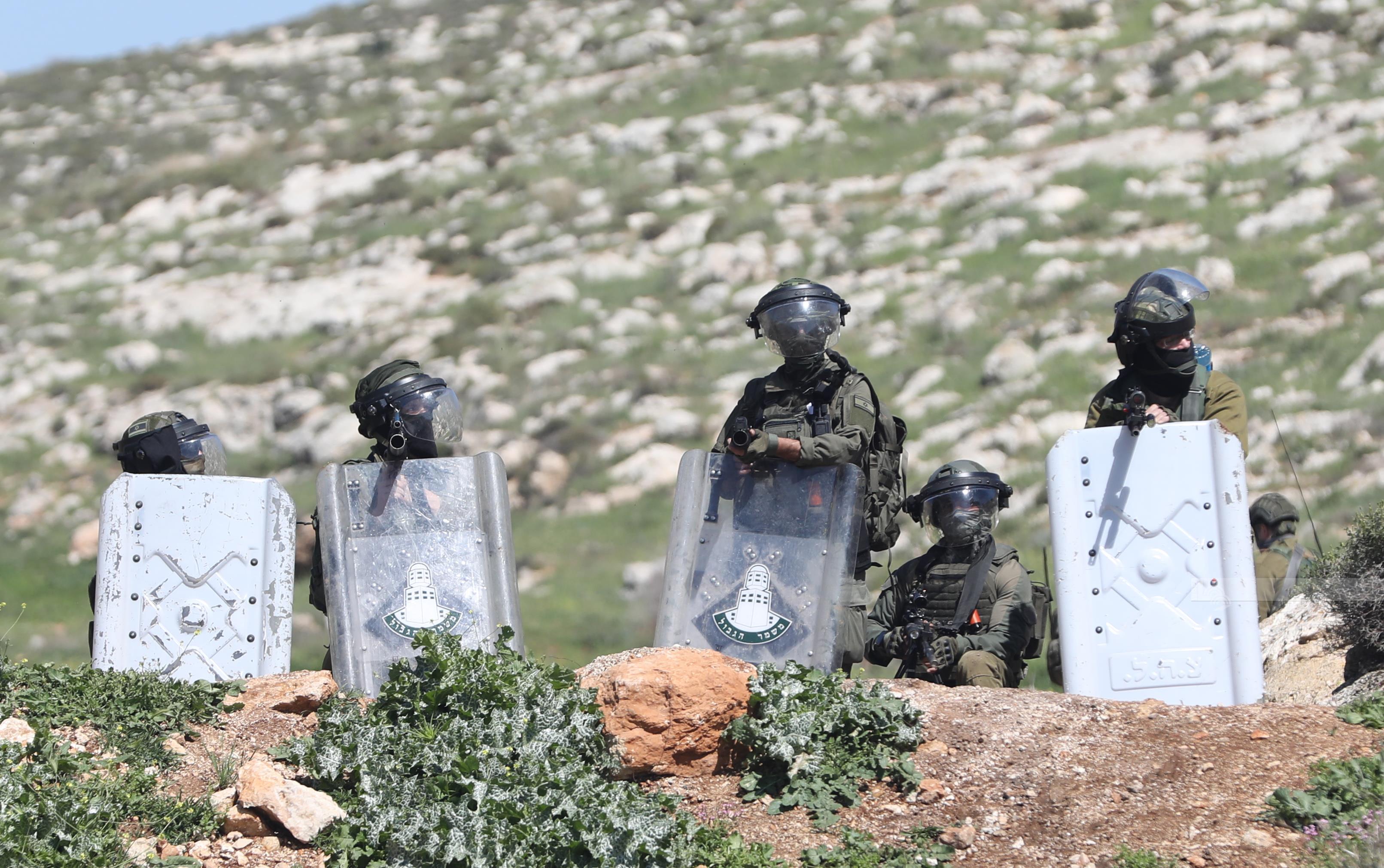 Deux Palestiniens blessés par des tirs israéliens lors d'affrontements au sud-ouest de Naplouse