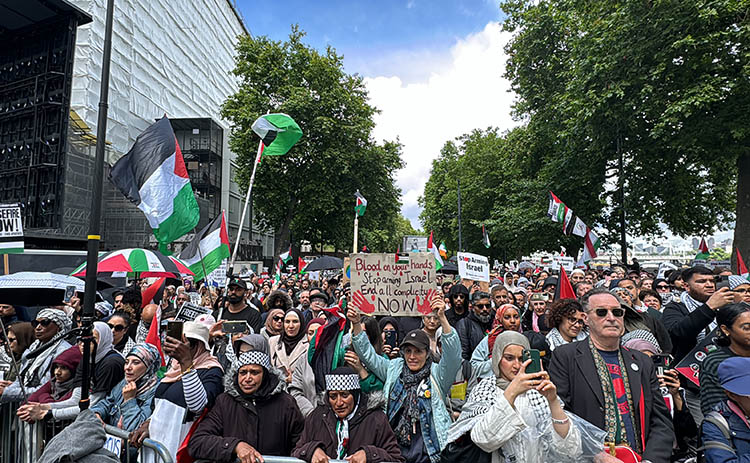 Italie : des manifestants défilent à Rome en solidarité avec la Palestine