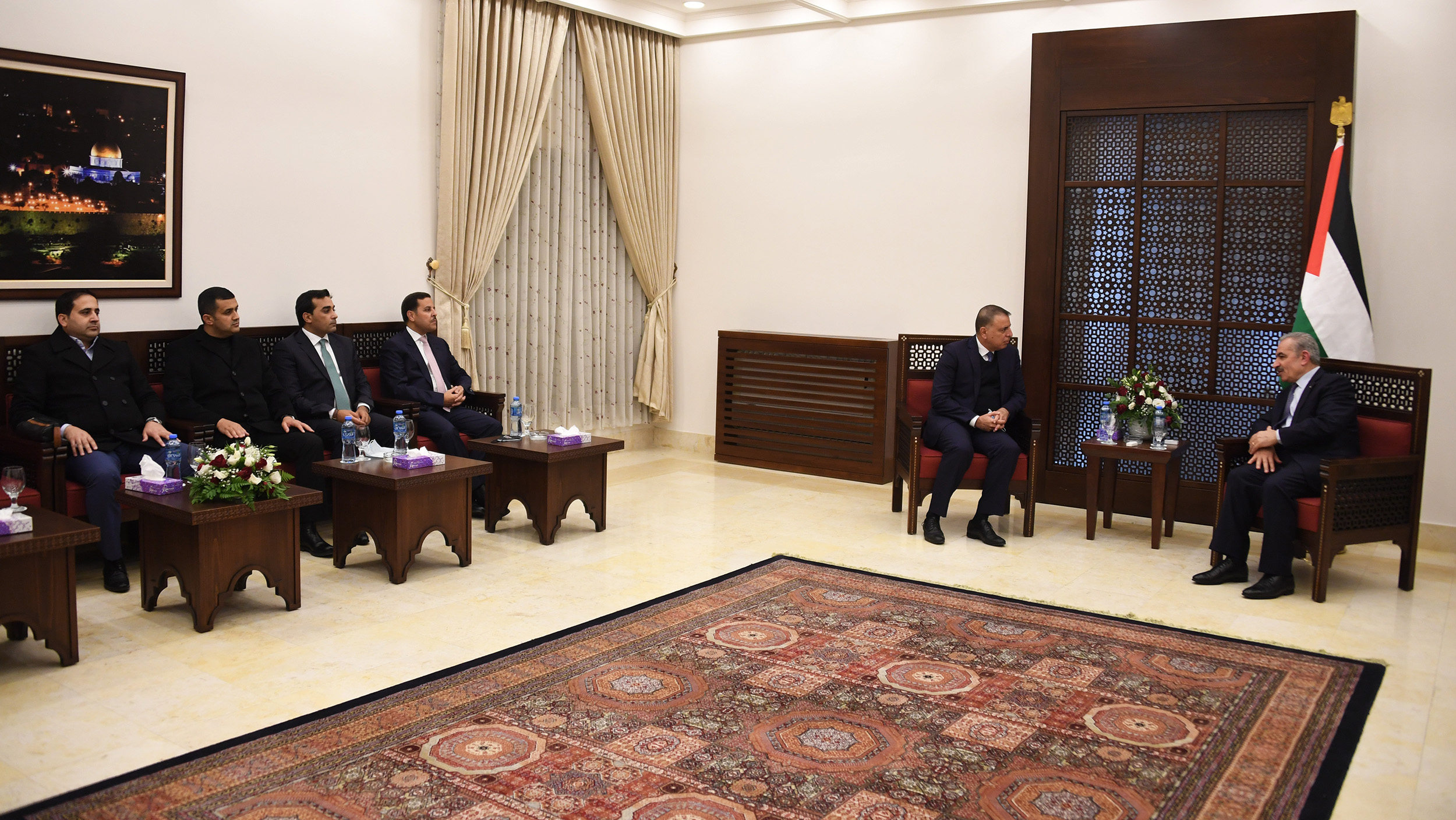 Shtayyeh discute avec le ministre des affaires étrangères de Jordanie des derniers développements politiques  
