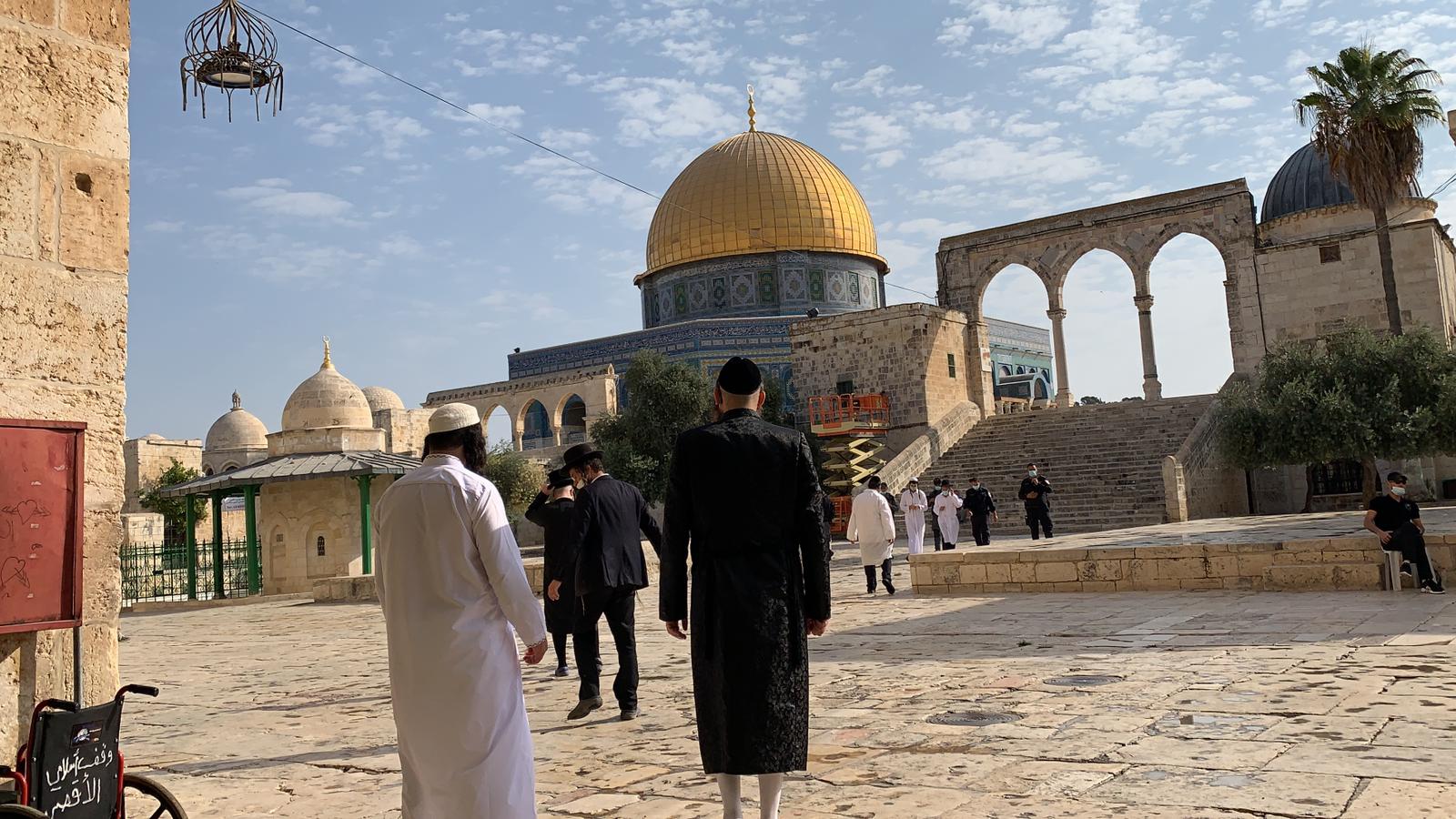22 colons profanent la mosquée d’Al-Aqsa