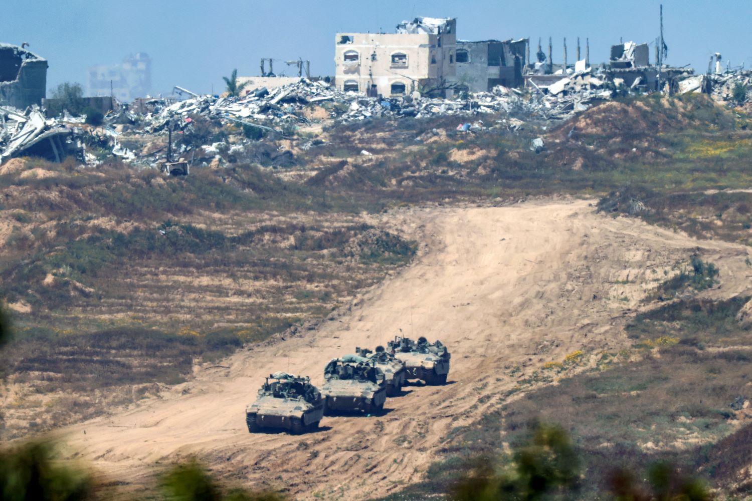 Jour 195 du génocide : les troupes israéliennes continuent de frapper des zones à Gaza