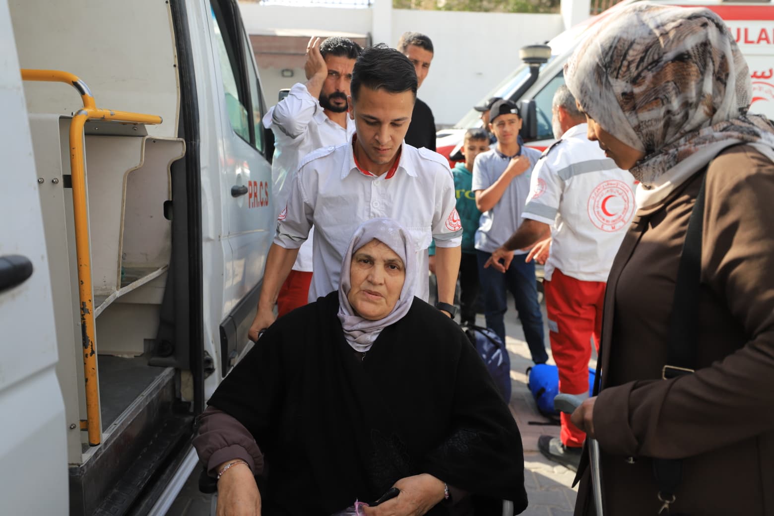 Évacuation médicale de 79 patients et accompagnateurs via Rafah