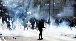 Des cas de suffocation lors de la répression des marches pacifiques  par l'occupation à l'est de Gaza