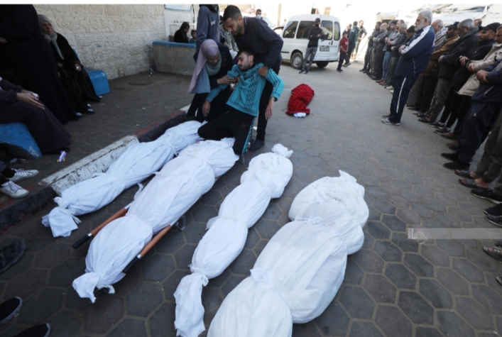 8 martyrs après l'occupation ont bombardé un entrepôt d'aide dans le centre de la bande de Gaza