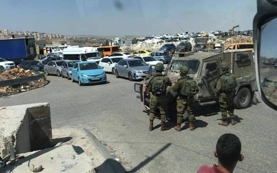 L’occupation saisit les marchandises des vendeurs palestiniens près de Jérusalem occupée