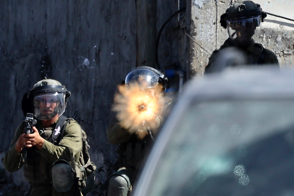 L’armée israélienne blesse 4 Palestiniens lors d’affrontements près de Qalqilya 