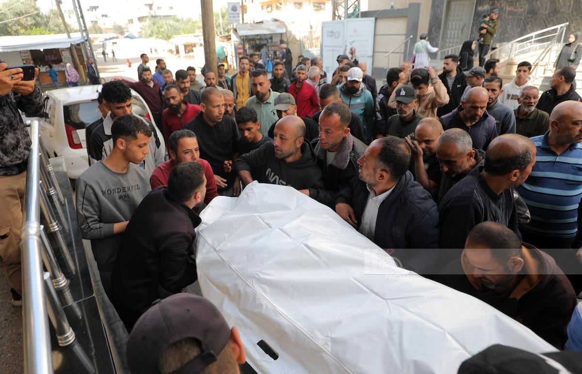 Un Palestinien abattu par les forces israeliennes à l'est de la ville de Gaza.