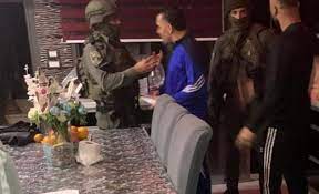 Les forces d’occupation israéliennes prennent d’assaut la maison du gouverneur de Jérusalem