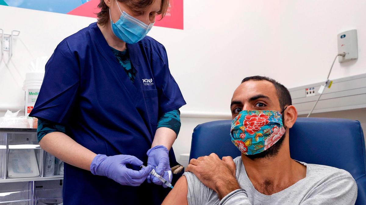 Les experts de l'ONU appellent Israël à garantir l'égalité d'accès aux vaccins contre le COVID-19 pour les Palestiniens