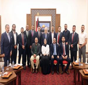 Le Président reçoit l'Union générale des étudiants palestiniens et les félicite pour l'élection de leur nouvelle direction.