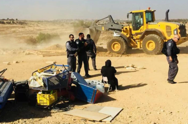 Les autorités d’occupation détruisent un village Bédouin pour la 185ème fois