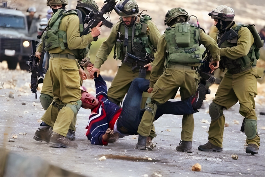 Les forces israéliennes attaquent un jeune Palestinien à un poste de contrôle près de Bethléem