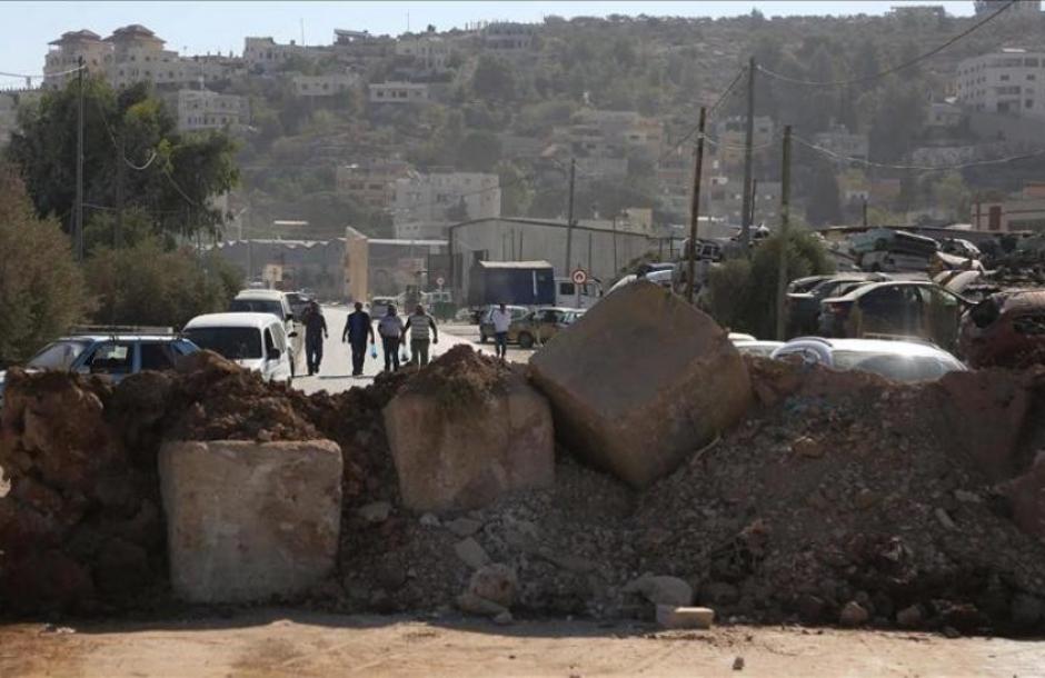 L'armée israélienne ferme les routes et fait des descentes dans les maisons au sud de Jénine