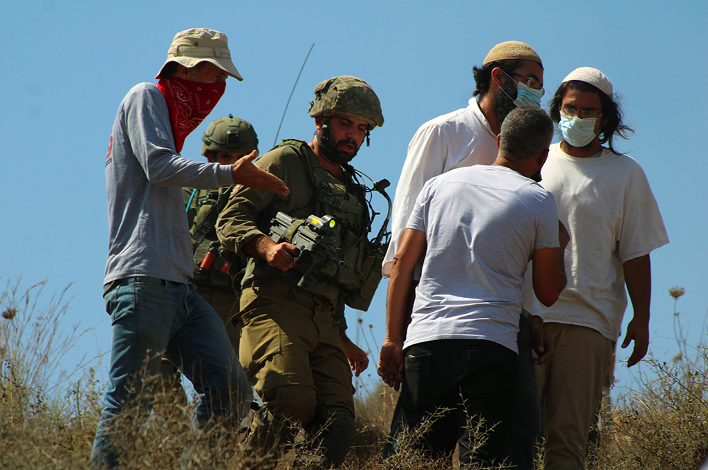 Des colons israéliens agressent des bergers au sud-est de Bethléem