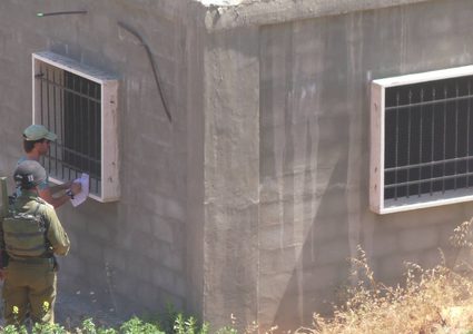 L'occupation notifie de démolir une maison et arrêter la construction dans huit autres près de Jénine  