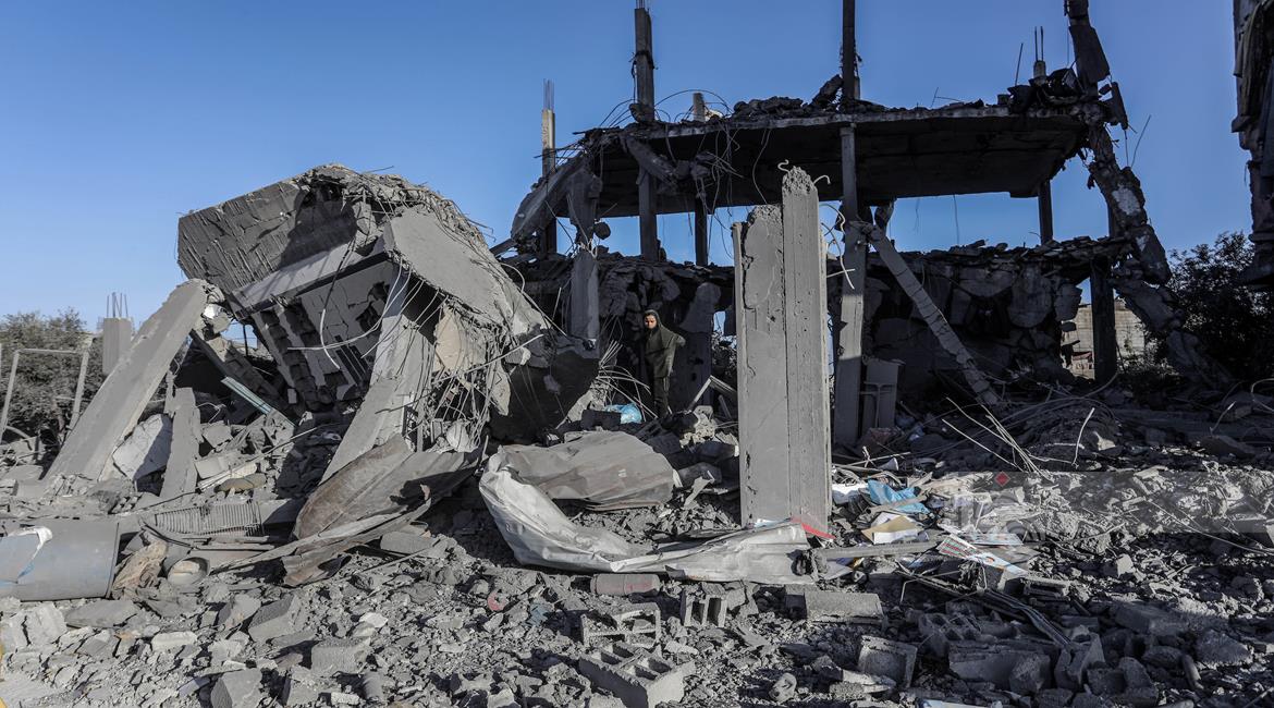 16 martyrs, dont 9 enfants, lors de raids israéliens sur des maisons à Rafah