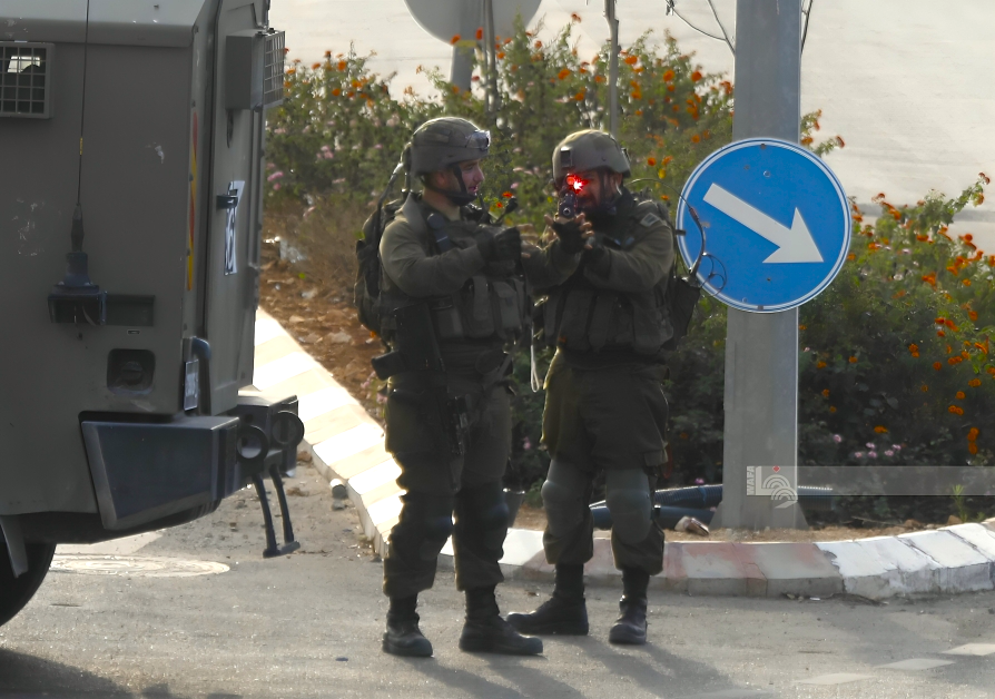 Un enfant parmi 3 Palestiniens blessés lors d’une incursion militaire israélienne à Hébron